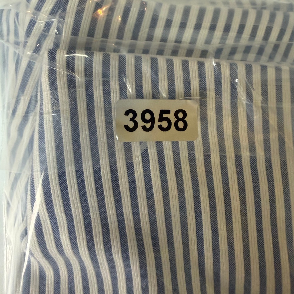 Chicos Pants .5 Womens 6 Blue White Pinstripe Perfect Stretch Wide Leg Cropped - Picture 14 of 14